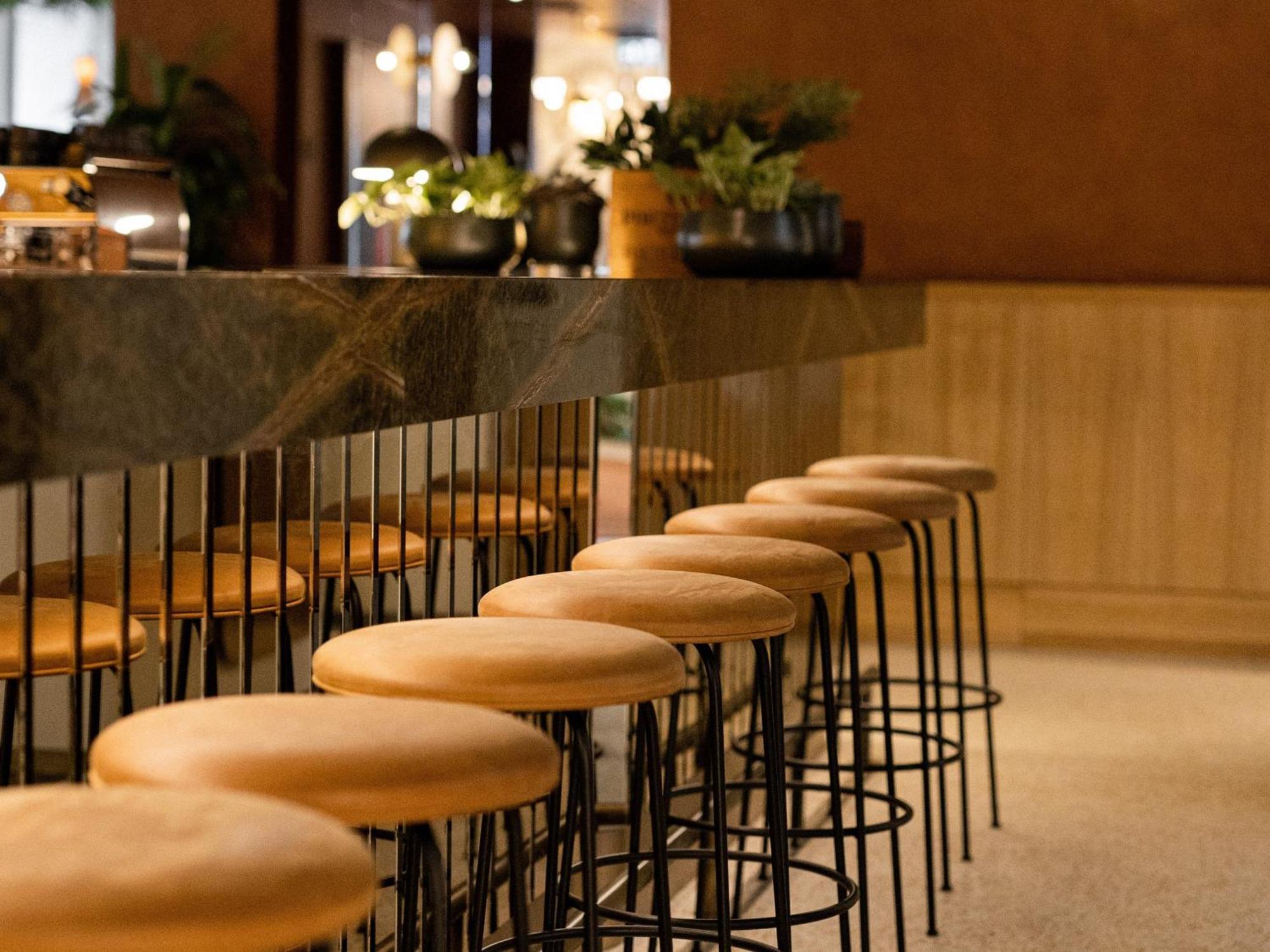 Verno House Budapest, Vignette Collection By Ihg 外观 照片 Bar stools